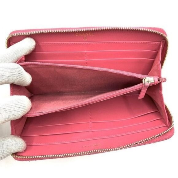 🎀 RARE 🎀 Authentic CHANEL Pink Lucky Lambskin Rhinestone Matelasse Long Wallet - Picture 9 of 10